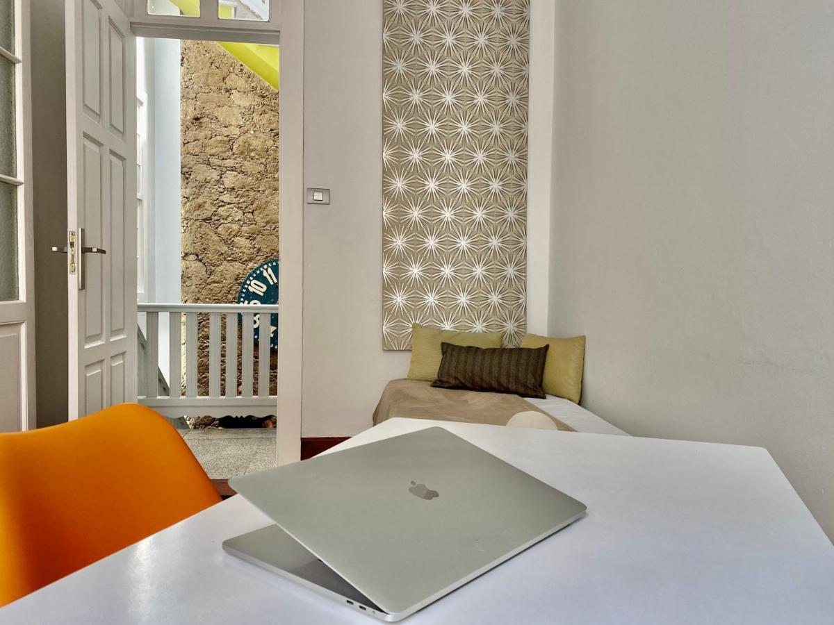 Traditional Townhouse With Private Rooftop Terrace لاس بالماس دي غران كاناريا المظهر الخارجي الصورة